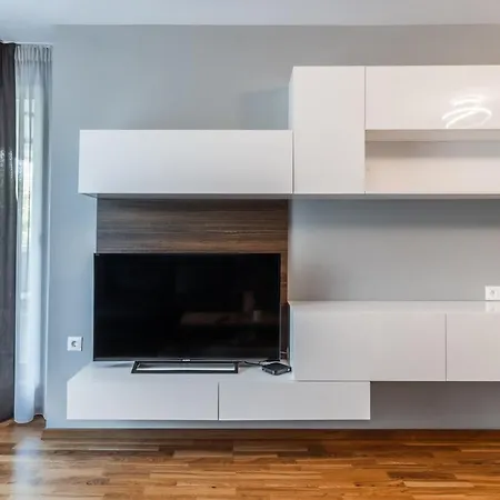 Comfy & Modern In Studentski Grad صوفيا