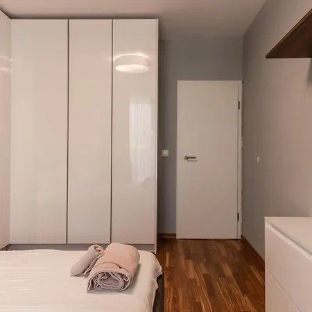 Apartment Comfy & Modern In Studentski Grad